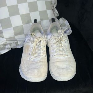 Women’s volleyball shoes